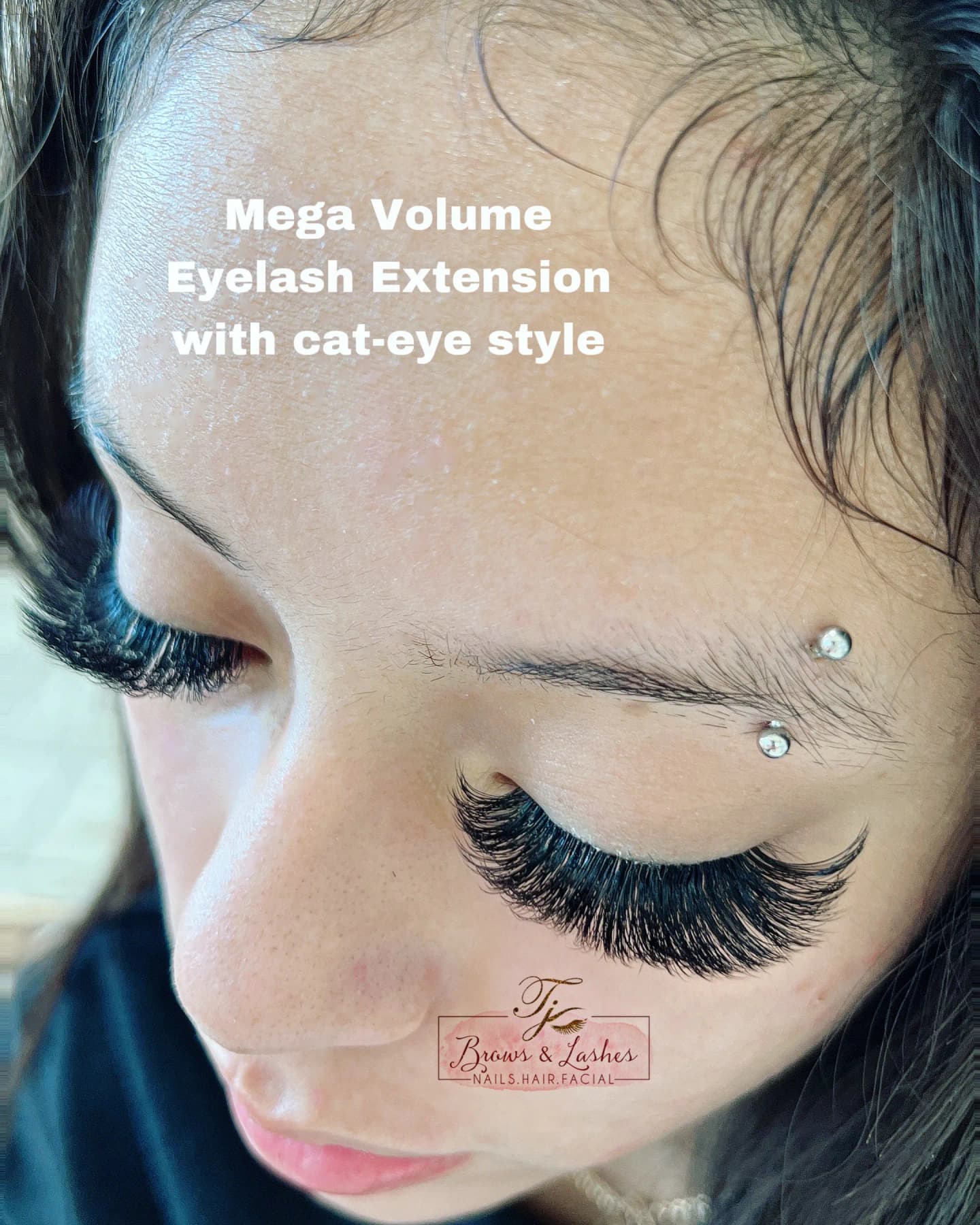 Volume eyelash extensions